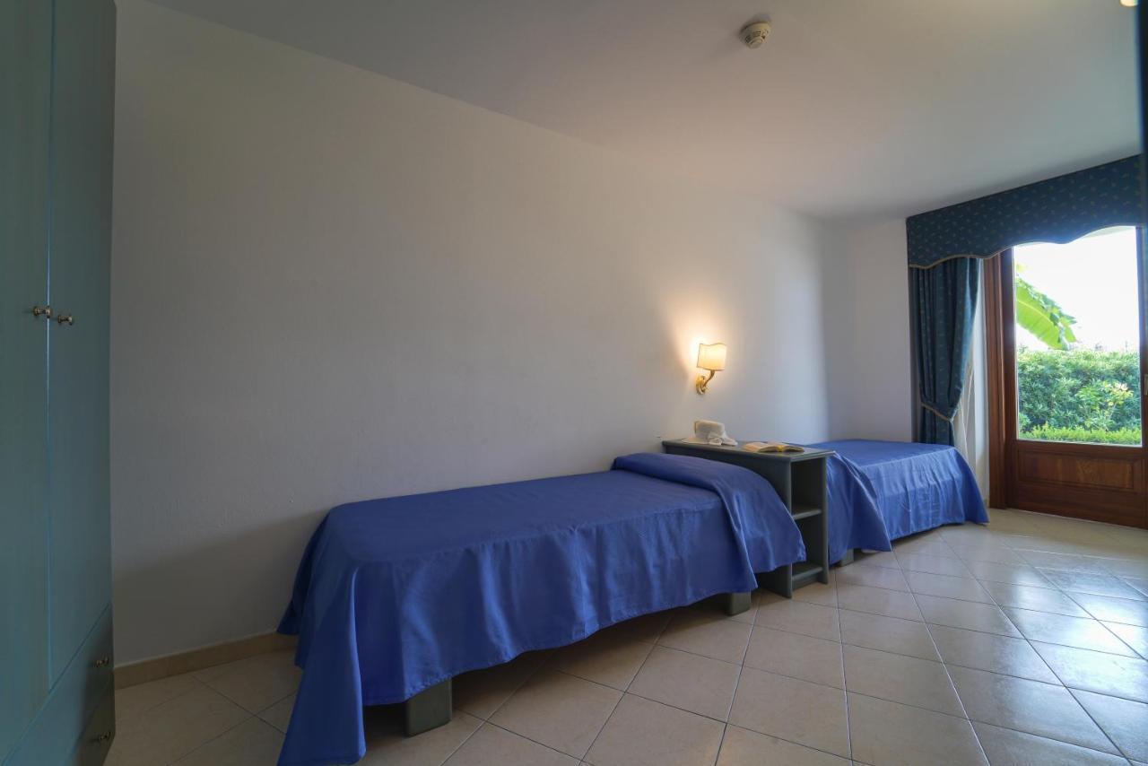 Hotel Scoglio Del Leone Zambrone Exterior foto