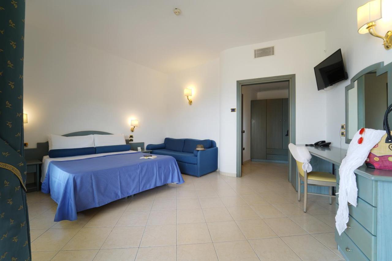 Hotel Scoglio Del Leone Zambrone Exterior foto