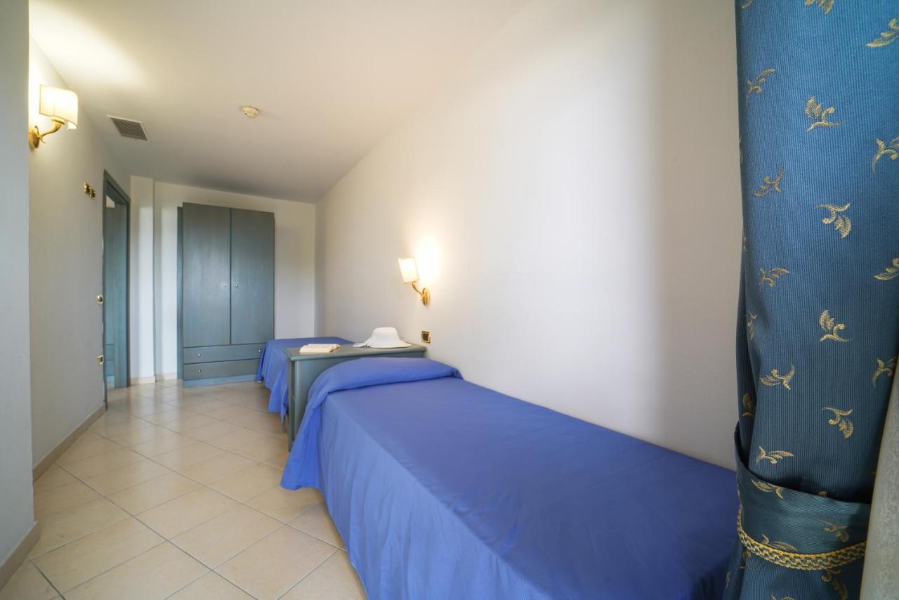 Hotel Scoglio Del Leone Zambrone Exterior foto