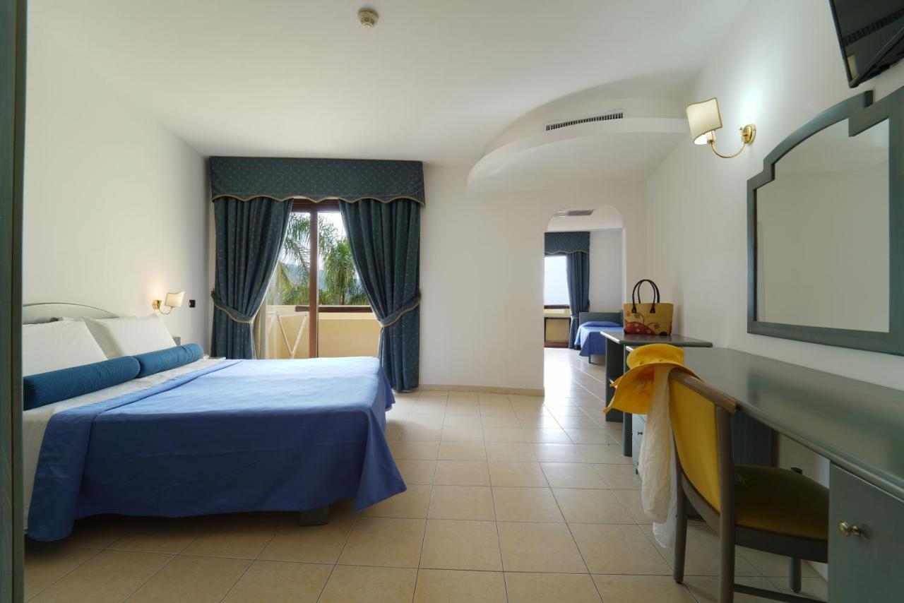 Hotel Scoglio Del Leone Zambrone Exterior foto
