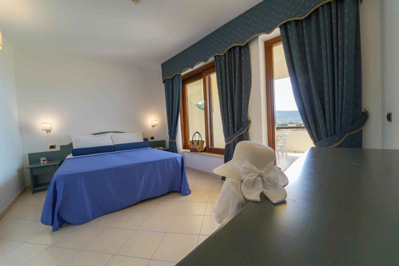 Hotel Scoglio Del Leone Zambrone Exterior foto