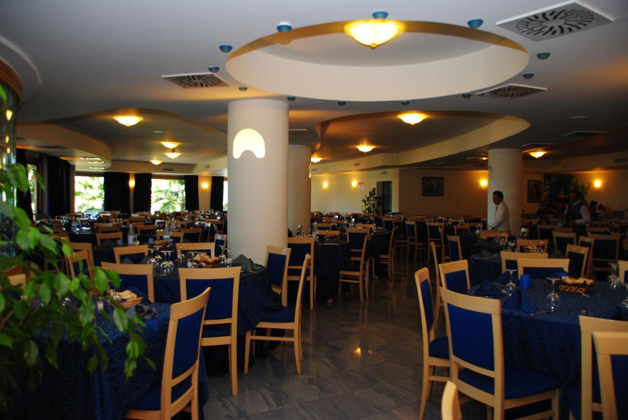 Hotel Scoglio Del Leone Zambrone Exterior foto