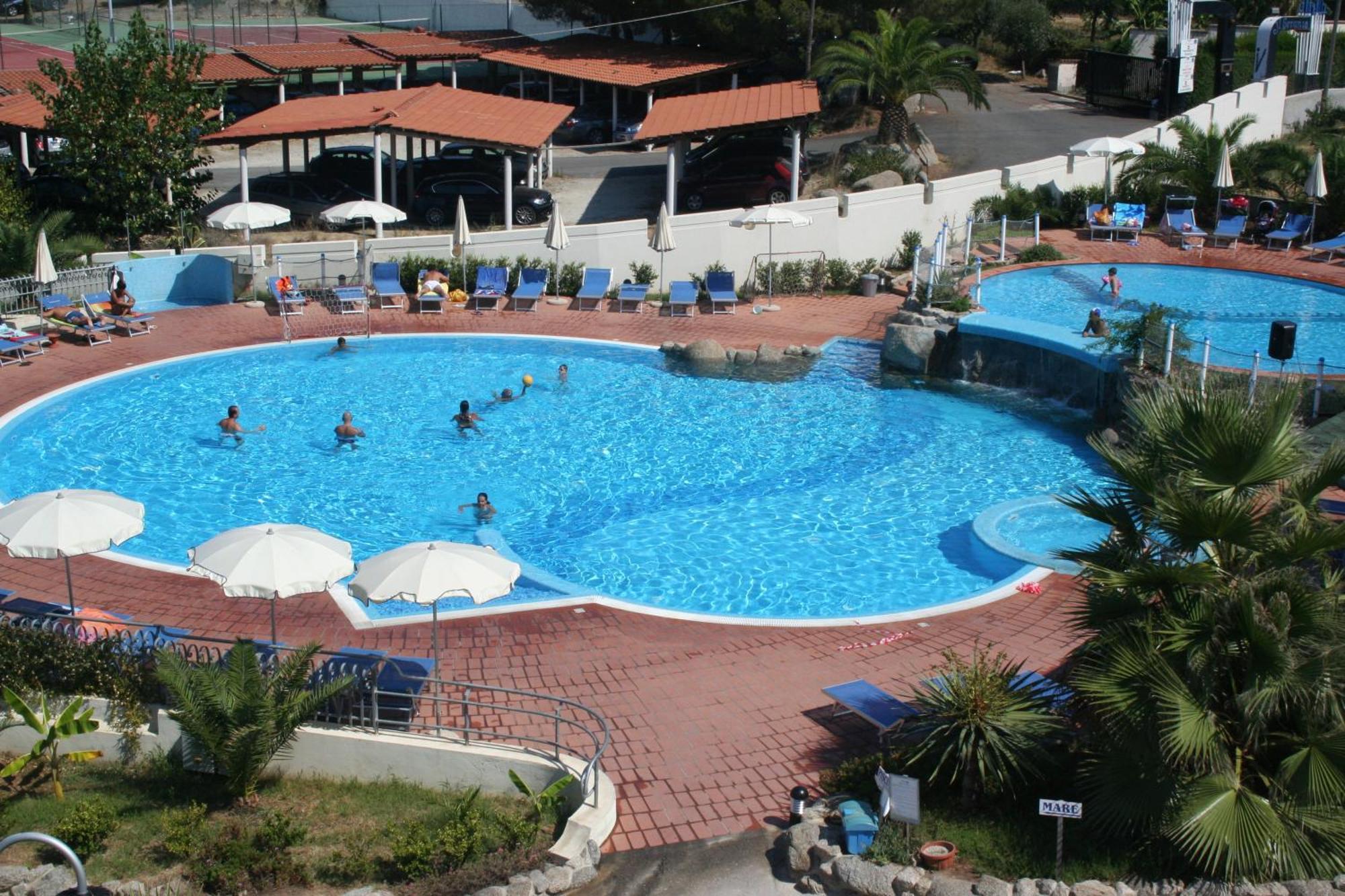 Hotel Scoglio Del Leone Zambrone Exterior foto