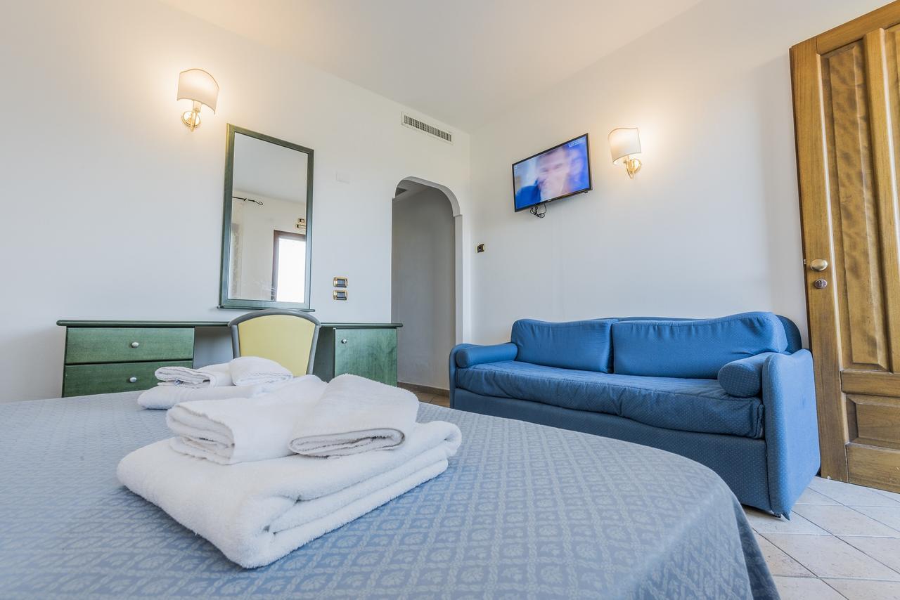 Hotel Scoglio Del Leone Zambrone Exterior foto